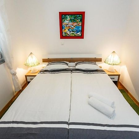Apartment Adria 3 Малинска Экстерьер фото