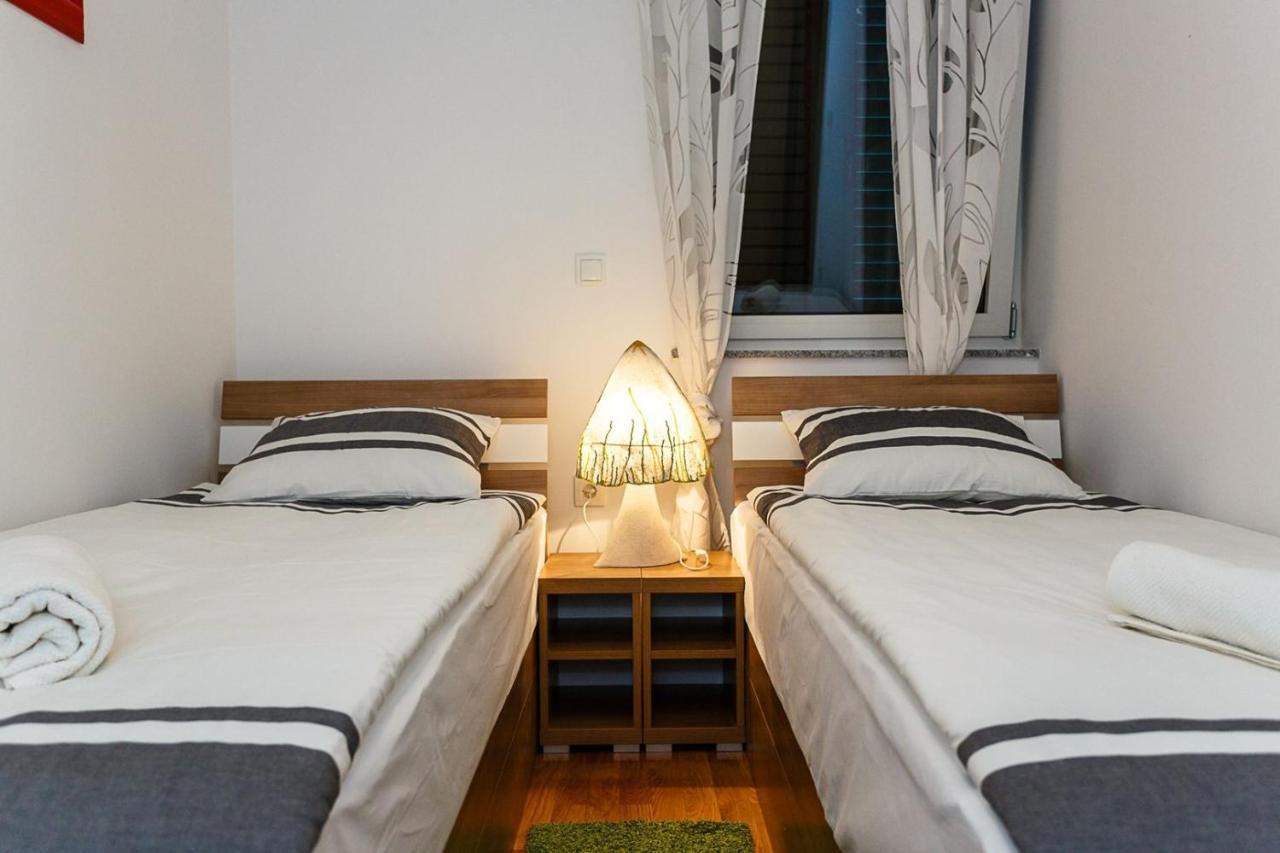 Apartment Adria 3 Малинска Экстерьер фото