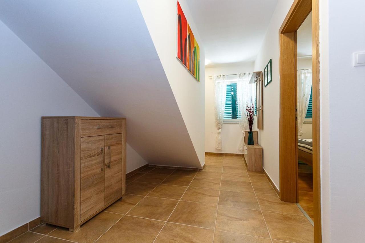 Apartment Adria 3 Малинска Экстерьер фото