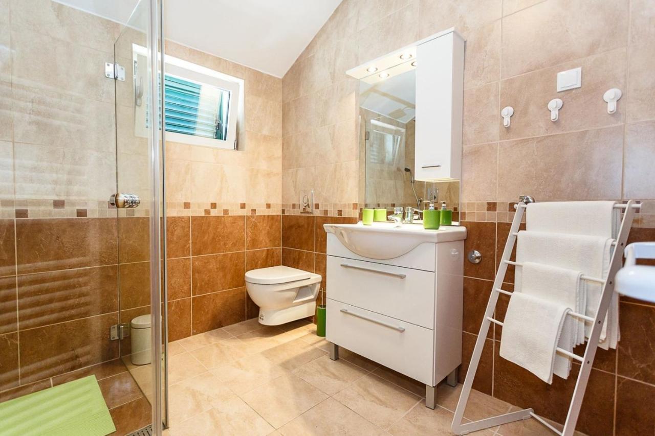 Apartment Adria 3 Малинска Экстерьер фото